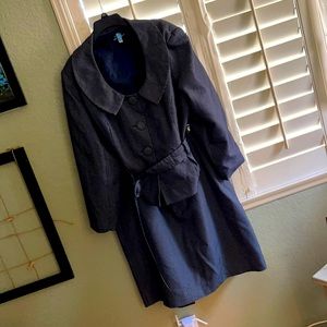 Nice 2 piece black and white skirt set with navy inner lining